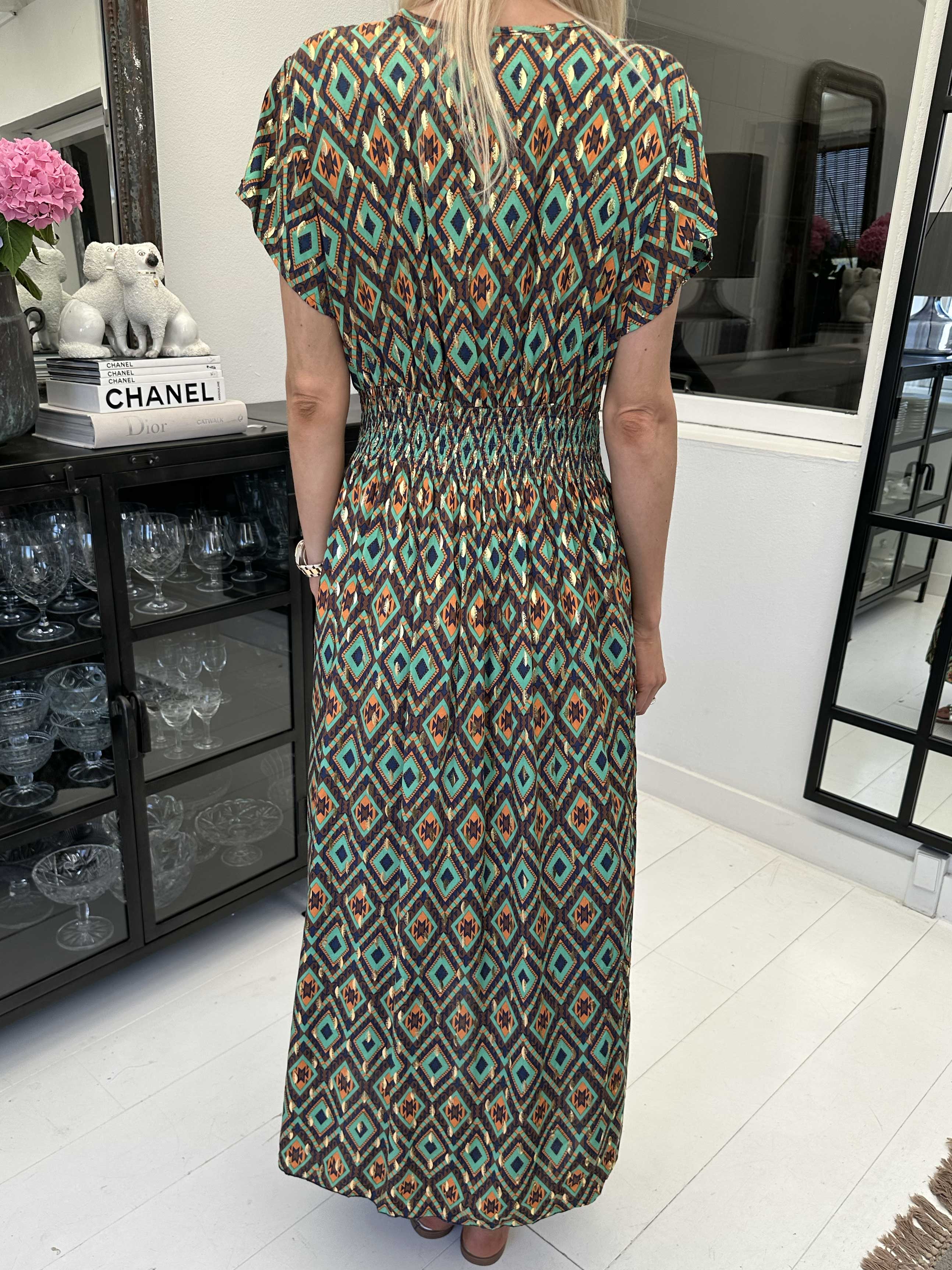 Misha Pattern - Sød lang mønstret kjole med smock